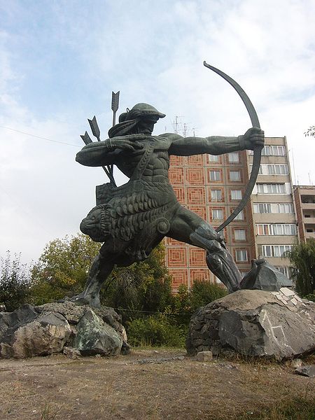 Хайк, статуя в Ереване